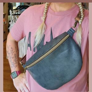 The Scandinavian Gnome Papaya (tan/brown) Leather Sling Bag